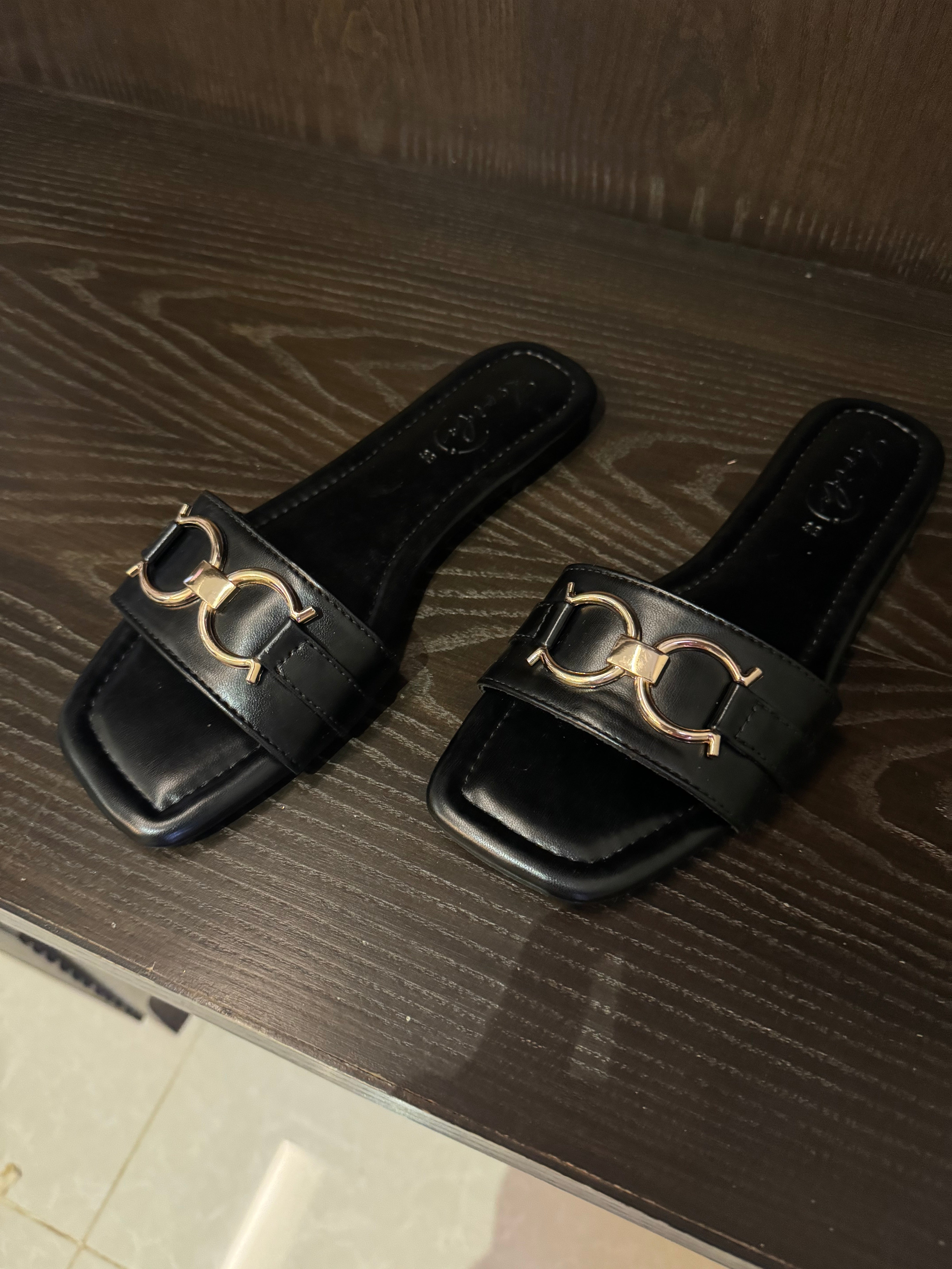 BLACK GOLDEN BUCKLE SLIDES