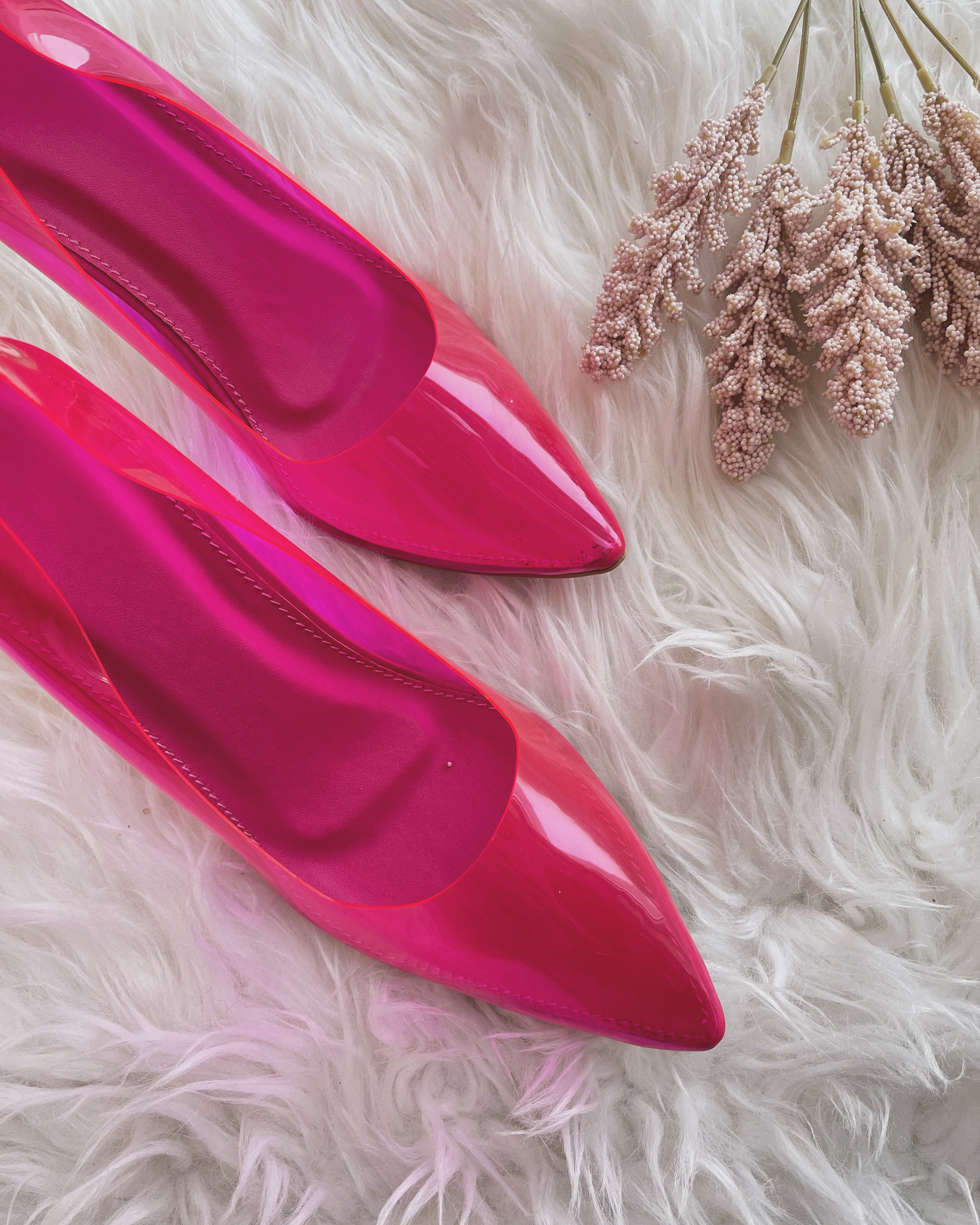 DARK PINK HEELS